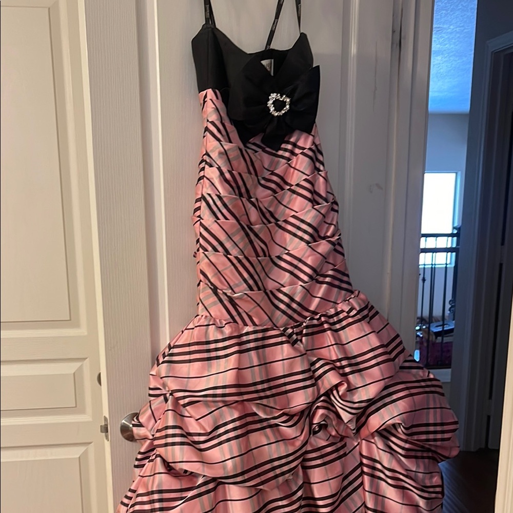 Tony Bowls Pink and Black Prom Sundress - Picture 1 of 5